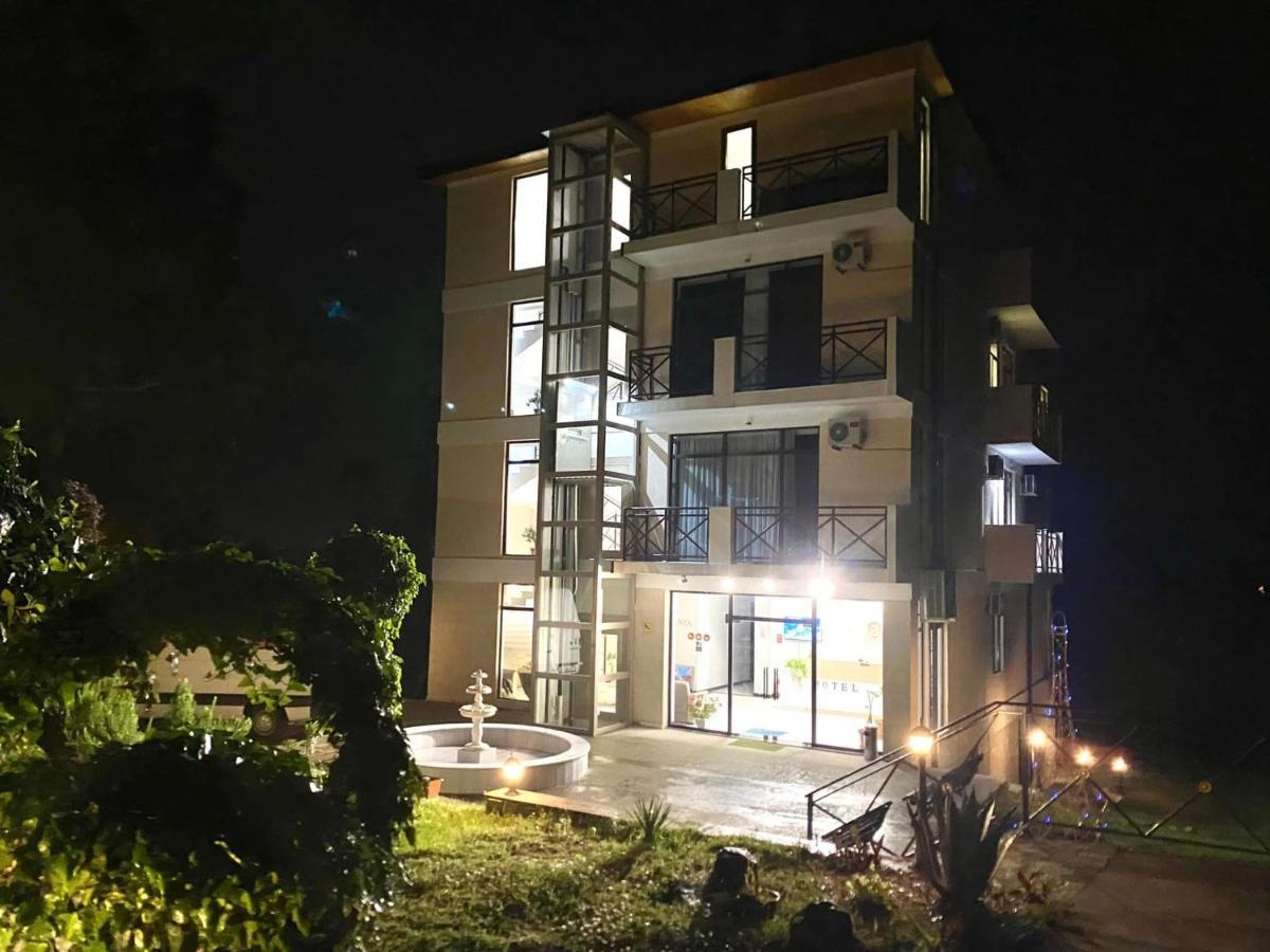 Vita Gardenia Hotel Tskhaltubo Extérieur photo